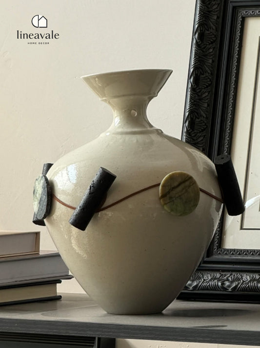 Relique Noir Handcrafted Vase
